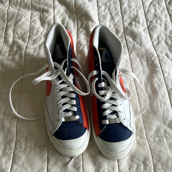 Men’s Nike Blazer Sneakers - Picture 2 of 10